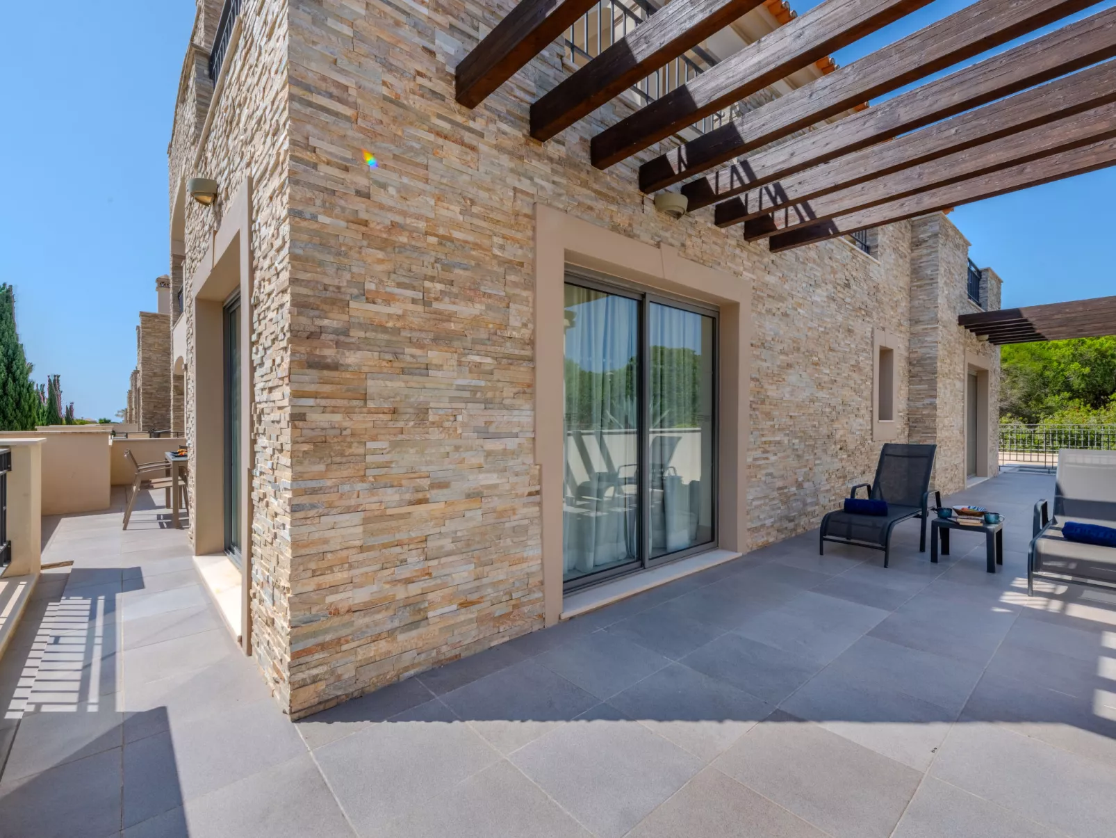 Pine Hills Reva Santuary Modern Elegance-Buiten