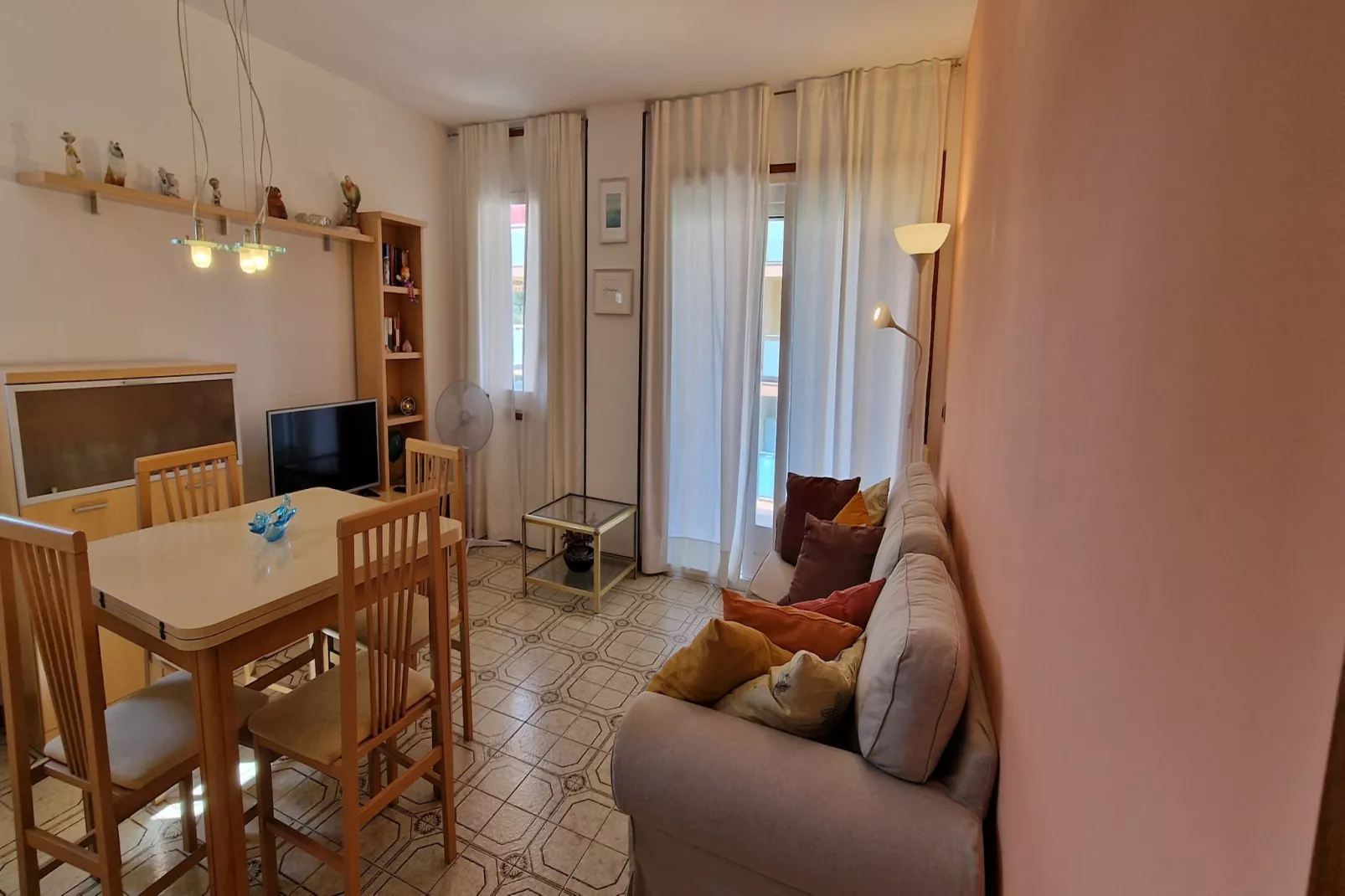 Vivalidays Luis - Santa Susanna-Eetkamer