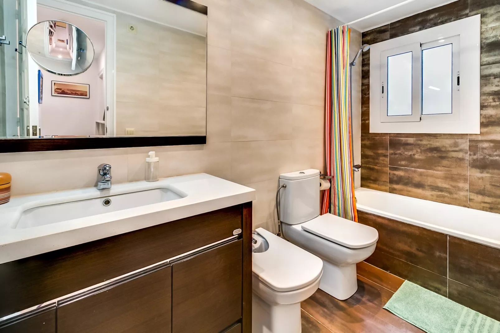 Vivalidays Es Blau -Blanes- Costa Brava-Badkamer