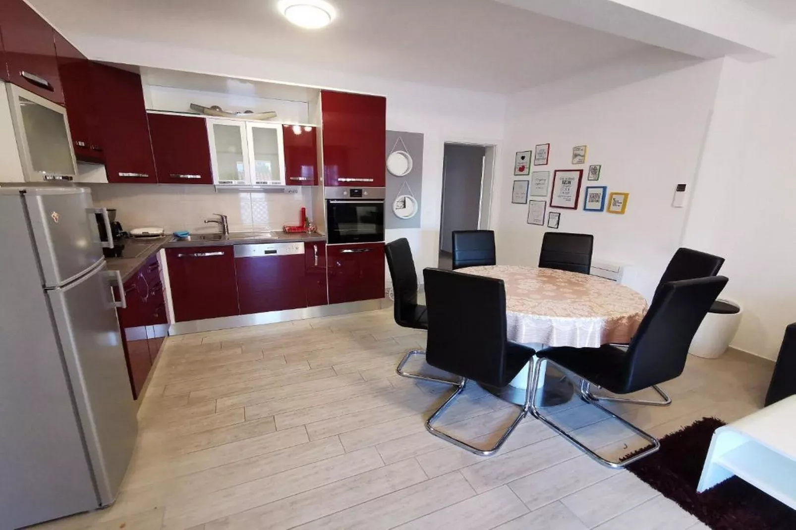 Studio Apartment Feather - Studio Apartment with Terrace-Binnen