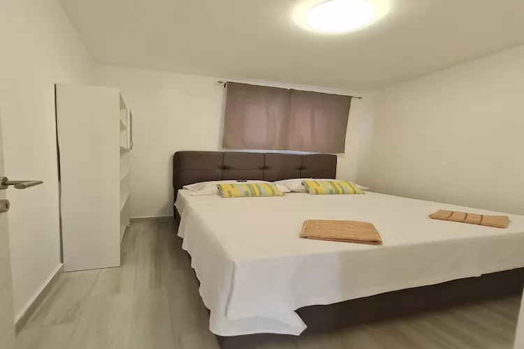 Luxury apartment ANI II with hot tub  - Two Bedroom Apartment with Terrace-Slaapkamer