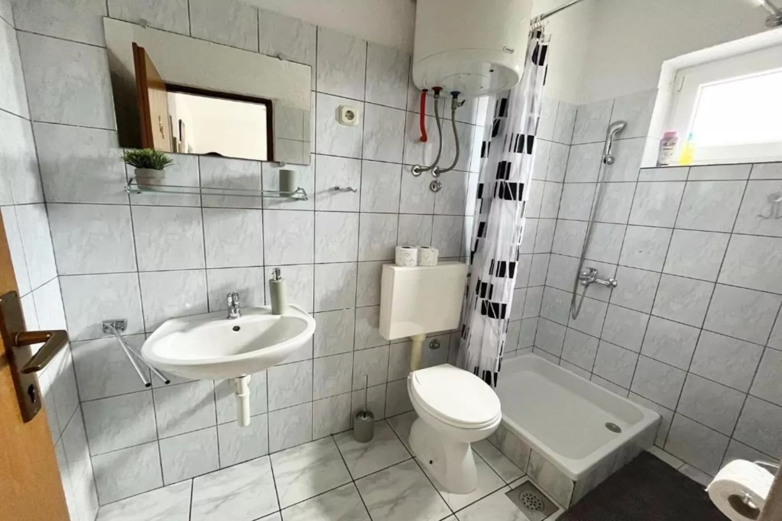 Apartments Fortuna - One Bedroom Apartment with Balcony (3)-Badkamer