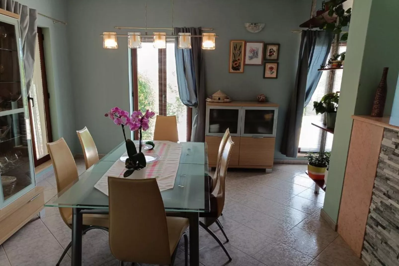Villa Hilda - Two Bedroom Villa-Eetkamer