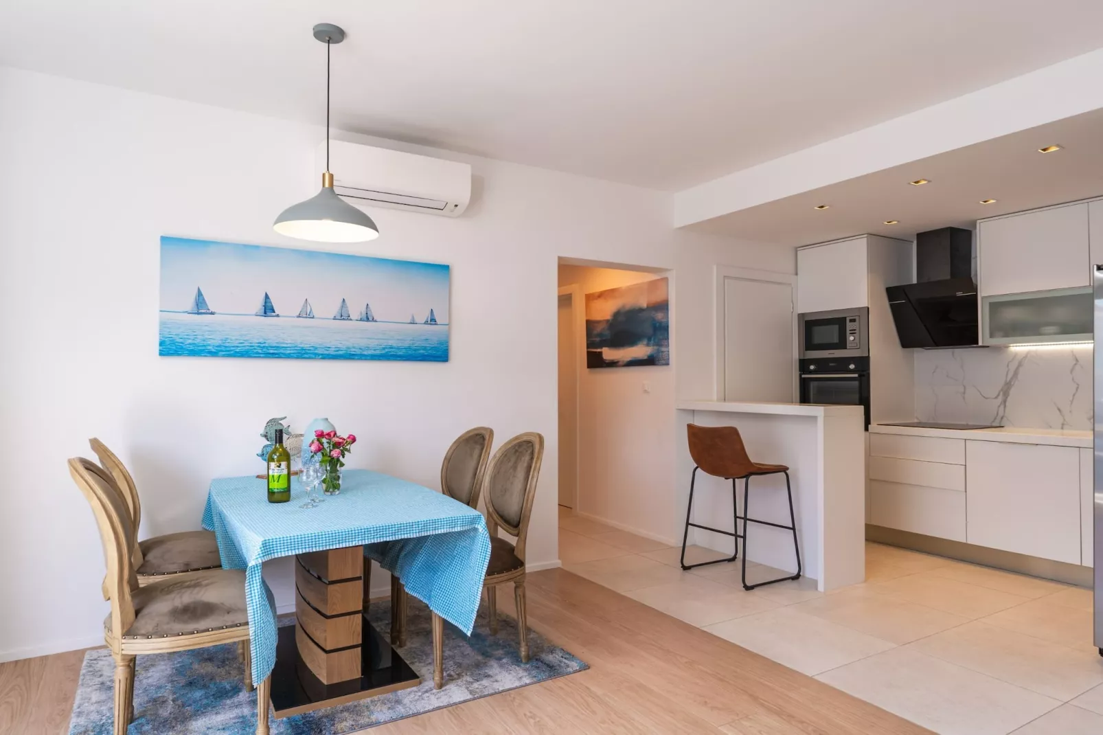 Apartment Marcus Mai - Two Bedroom Apartment with Balcony-Keuken