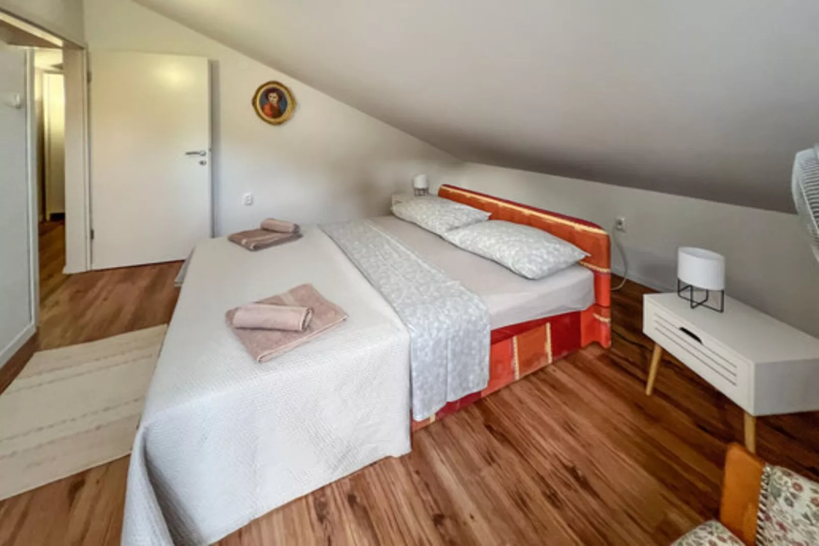 Holiday Home Aurora - Three bedroom Holiday Home-Slaapkamer