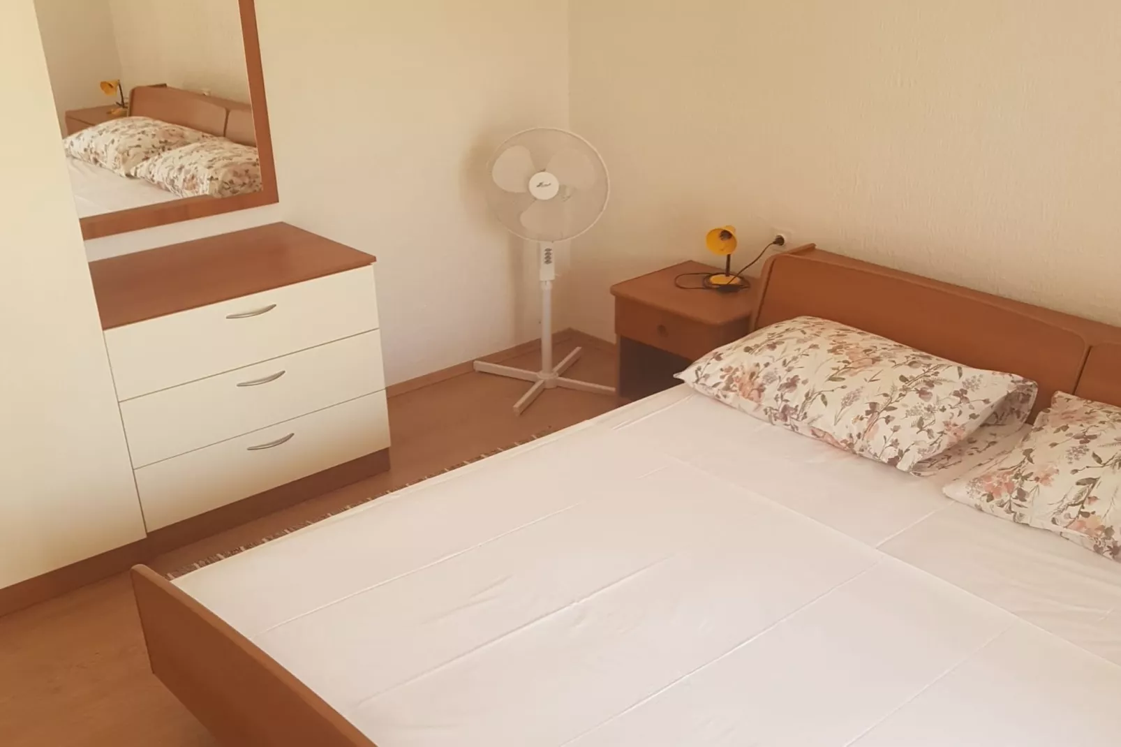 Apartments Danijela & Vlado - Three Bedroom Apartment With Balcony and Garden View-Slaapkamer