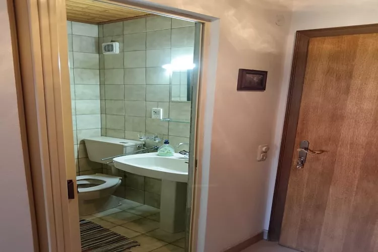 Guest House Villa Daniel - Two Bedroom Apartment with Balcony-Badkamer