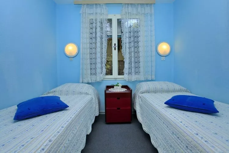 Apartments Villa Cebalo Korčula - Standard One Bedroom Apartment with Terrace and Sea View   EMA-Slaapkamer