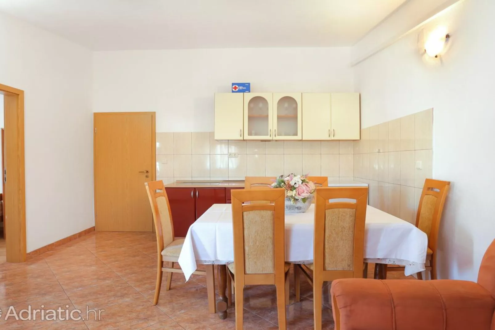 Holiday Home Nada Rogoznica - Six Bedroom Holiday Home-Eetkamer