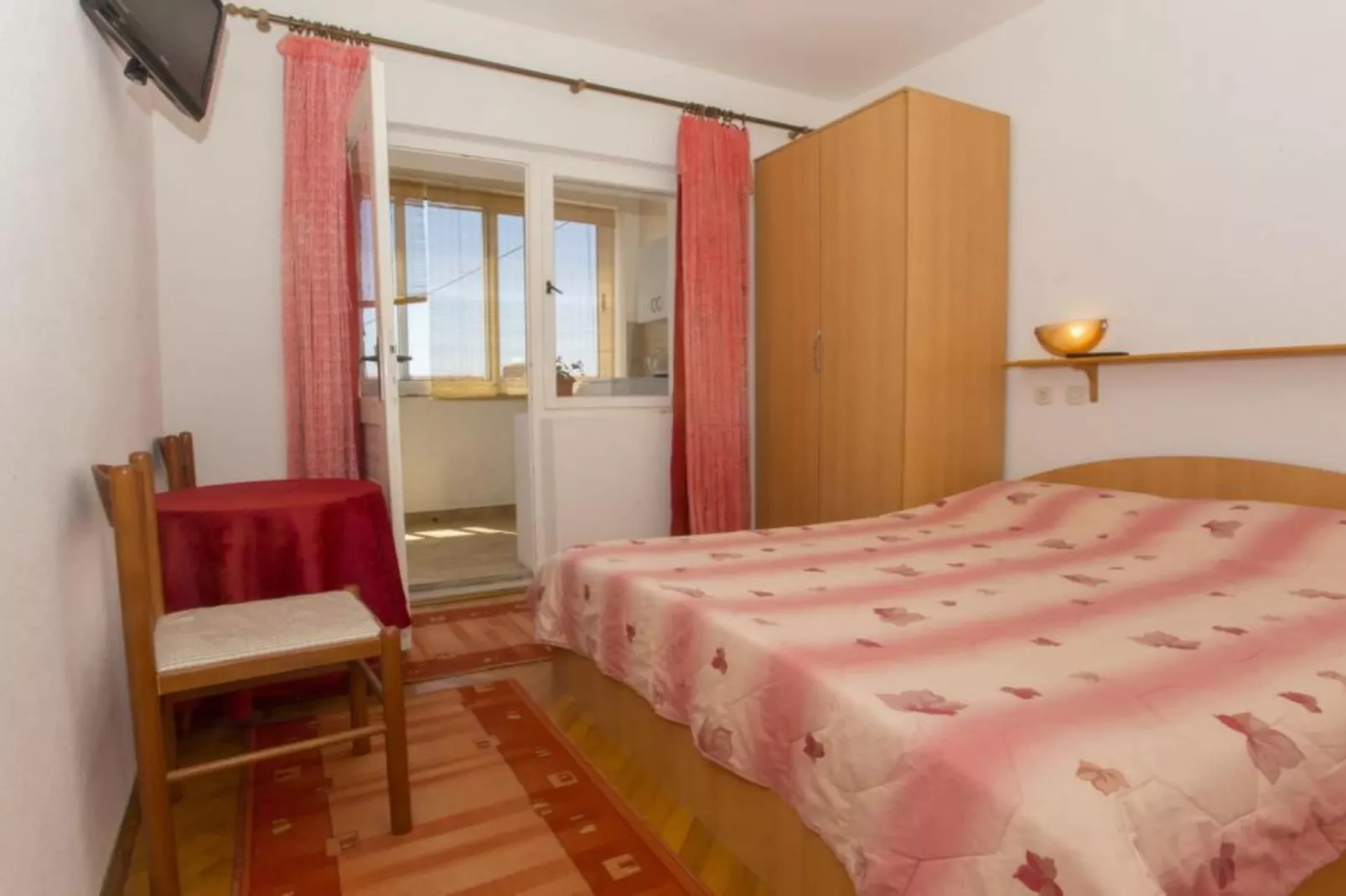 Double Room with Private Balcony (A2)-Slaapkamer
