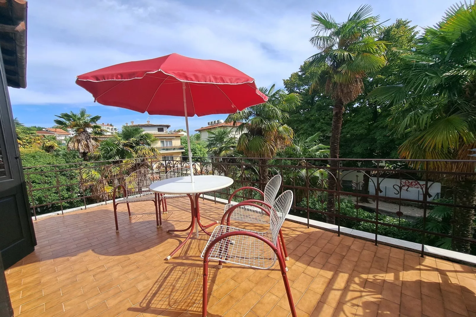 Secluded Lovran Apartment with Balcony and Patio- Two Bedroom Apartment-Terrasbalkon