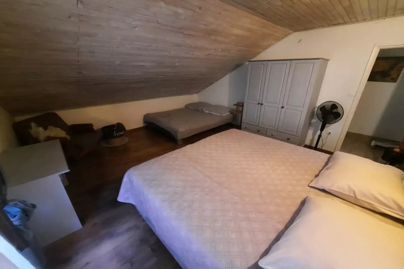 Two Bedroom Apartment With Sea  View-Slaapkamer