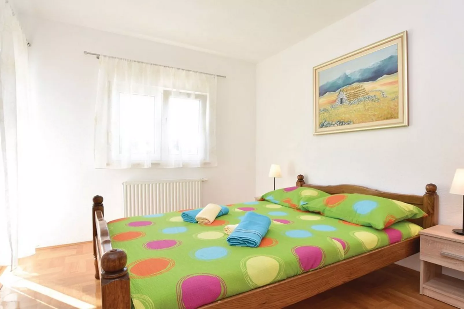 Serene Villa with Pool, BBQ, and Authentic Tavern Surrounded by Nature - Five Bedroom Holiday Home-Slaapkamer