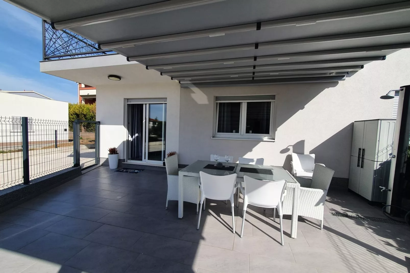 Kastel Novi Elegant and Stylish Apartment with Terrace and Patio - Two Bedroom Apartment with Terrace-Buitenlucht