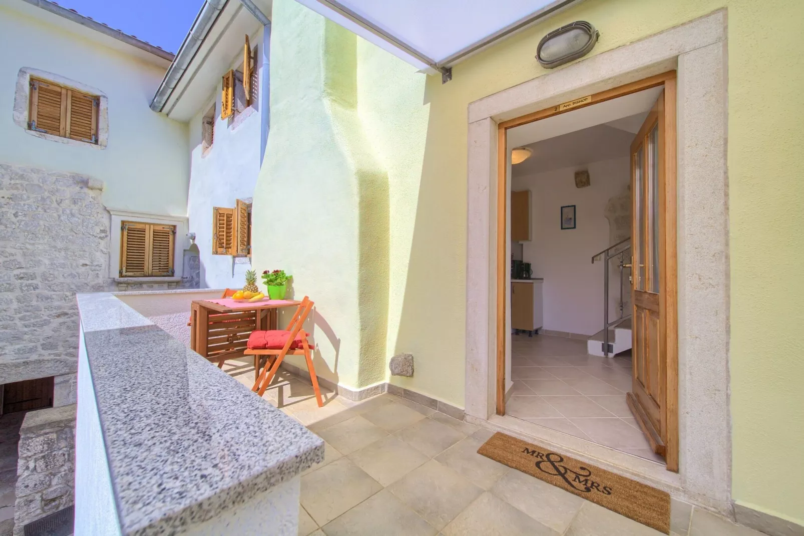 Chic and Charming Krk Downtown Apartments - Standard Studio Apartment (owner Bishop)-Terrasbalkon