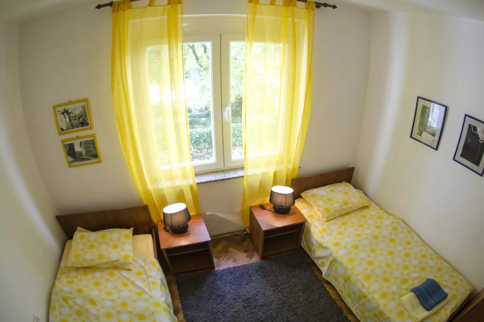 Bright and Breezy Apartment with Terrace and Sea View - Two Bedroom Apartment with Terrace and Sea View-Slaapkamer
