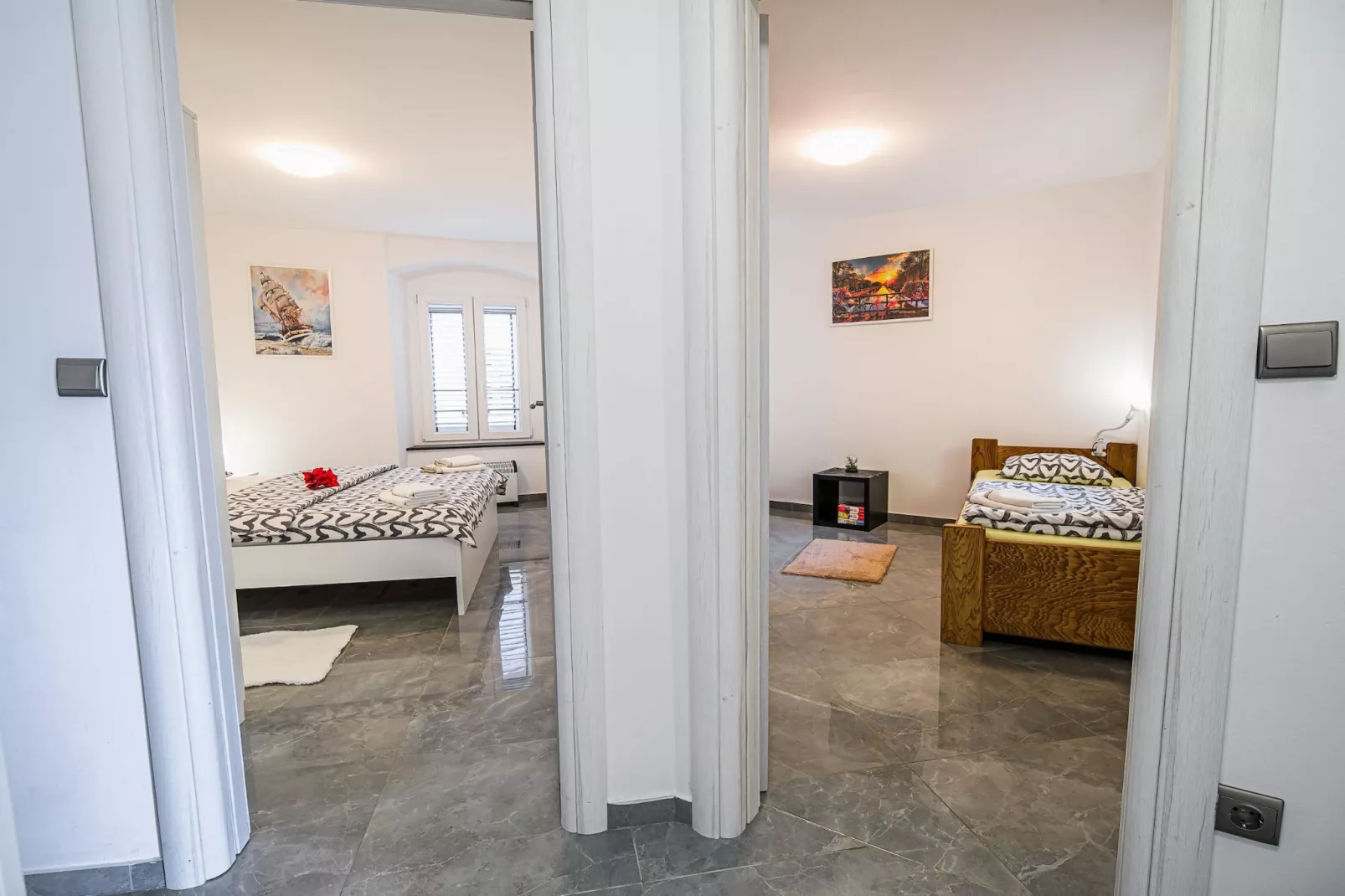Sleek and Stylish Umag Apartments with Sea View - Two Bedroom Apartment with Balcony-Slaapkamer