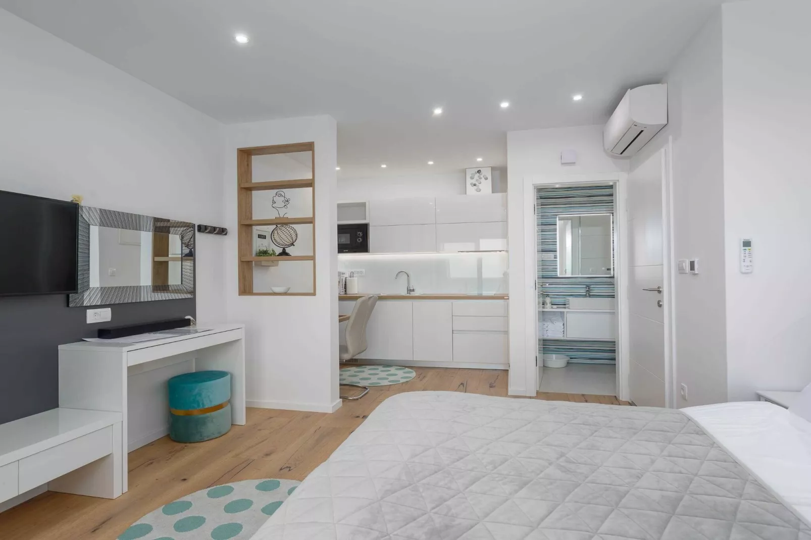 Luxury Beachfront Krk Apartments with Terrace - Studio Apartment with Terrace-Slaapkamer