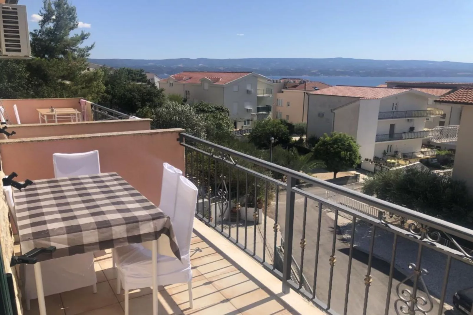 Apartmani Villa Borzic - One Bedroom Apartment with Terarce and Sea View 2-Plitvice-Terrasbalkon