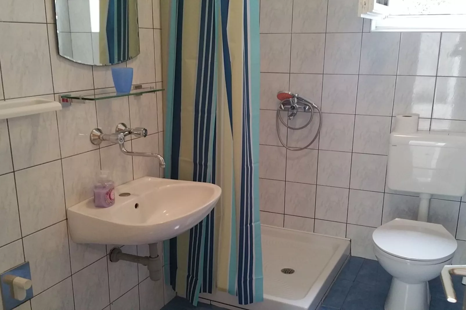 Apartments Mateo - One Bedroom Apartment - White-Badkamer