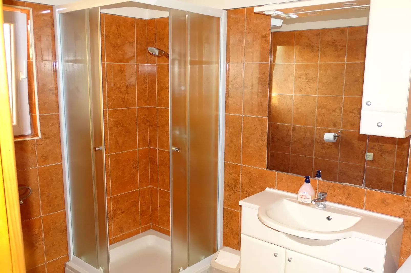 Two Bedroom Apartment Luna 2-Badkamer
