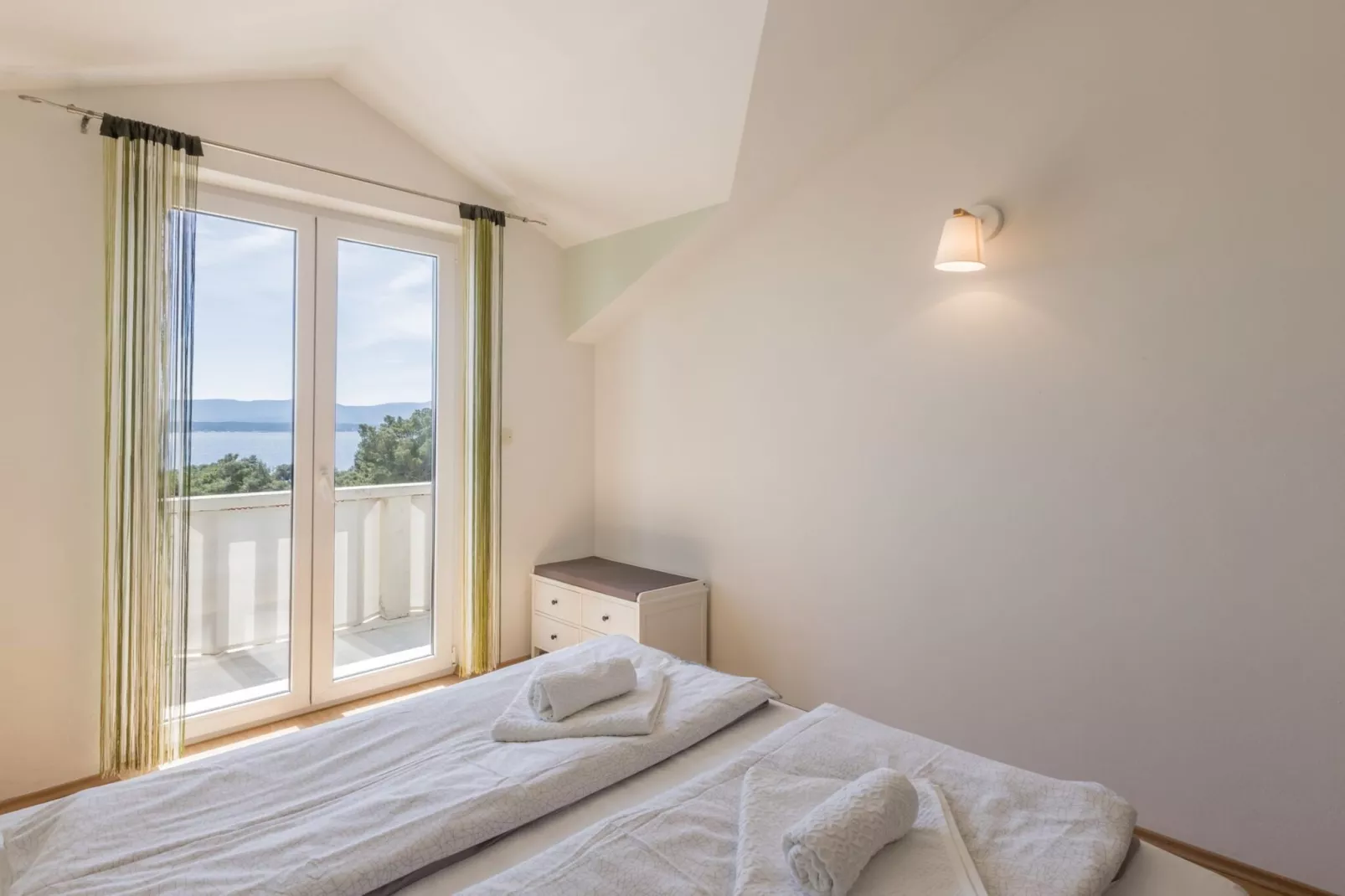 Adriatic Island Sea View Apartments - Comfort One Bedroom Apartment with Terrace and Sea View (A2)-Slaapkamer