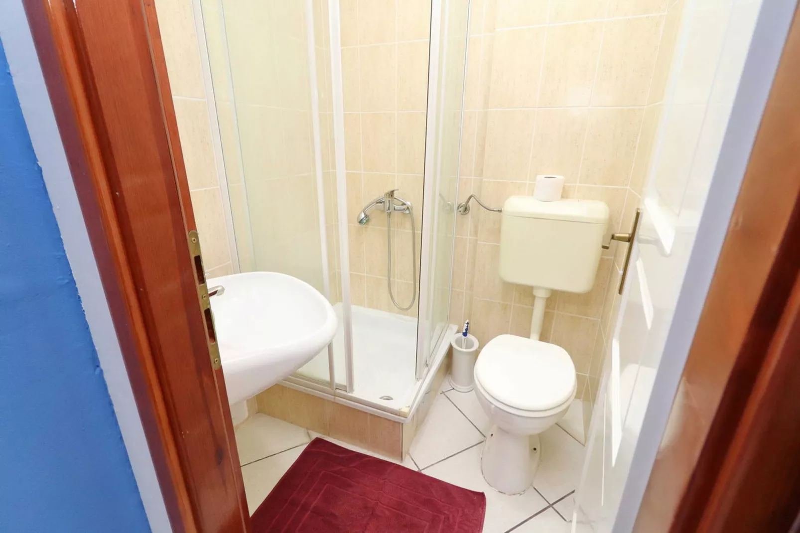 Fancy Apartments Marco - Superior Studio Apartment with Terrace 4 a-Badkamer