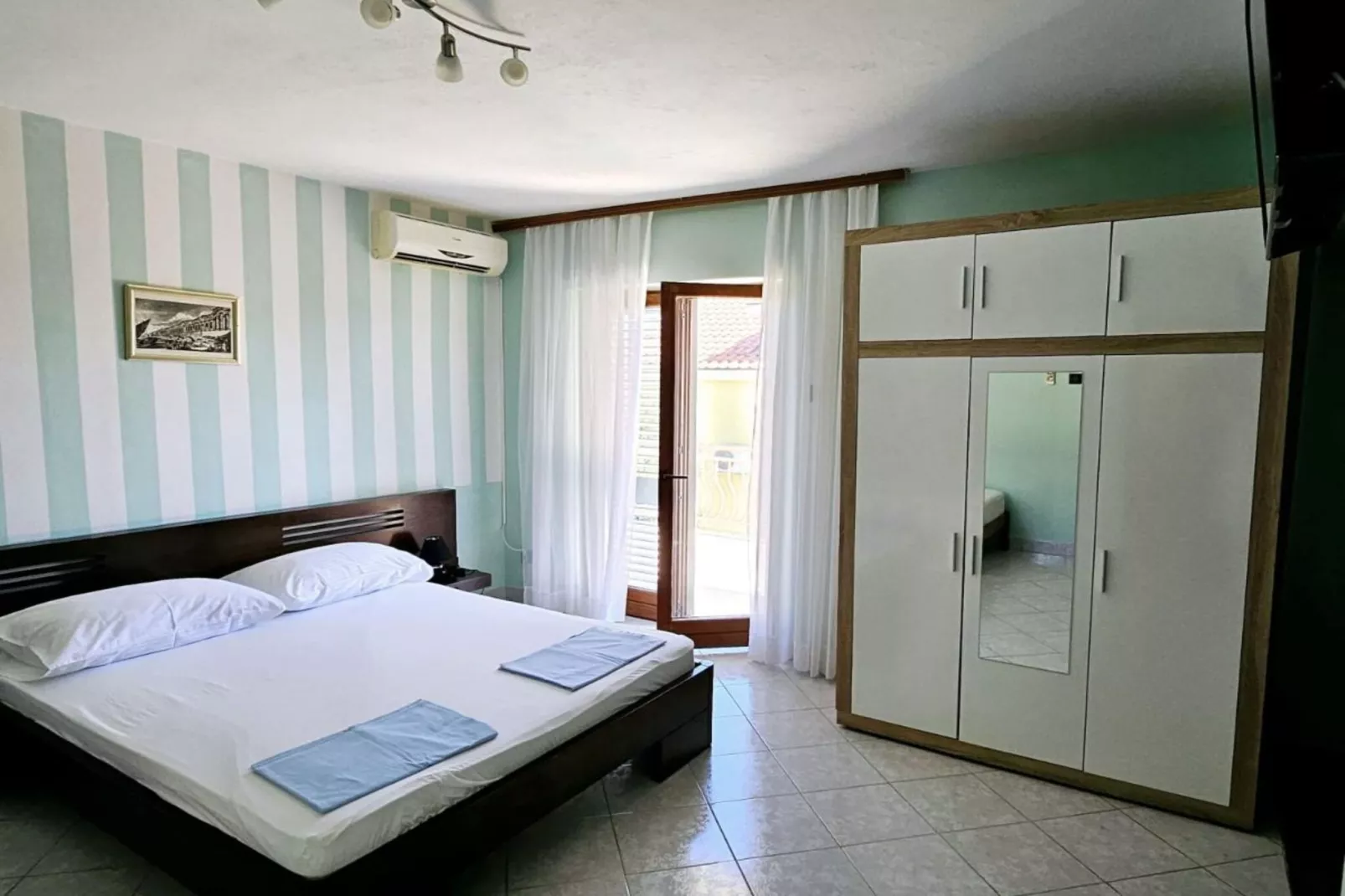 Apartments Željka - Studio Apartment with Terrace (3)-Slaapkamer