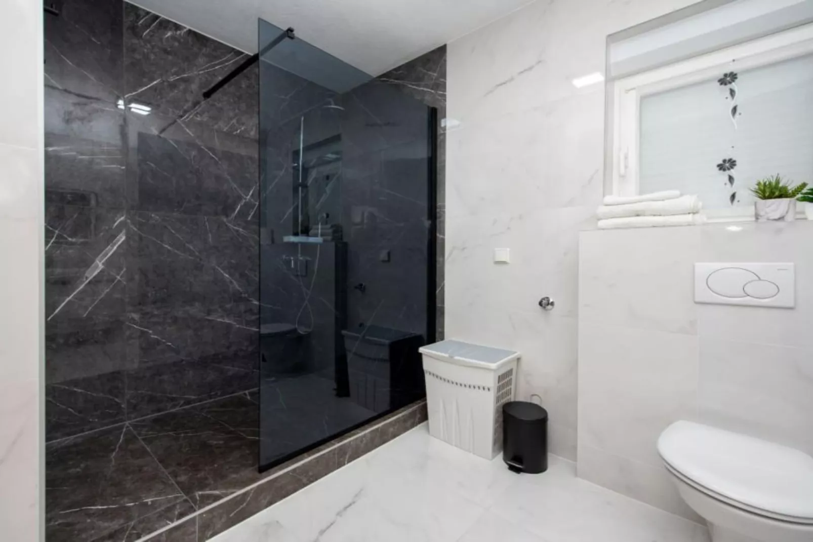 Villa Tomi  - Classic One Bedroom Apartment With Sea View (7)-Badkamer