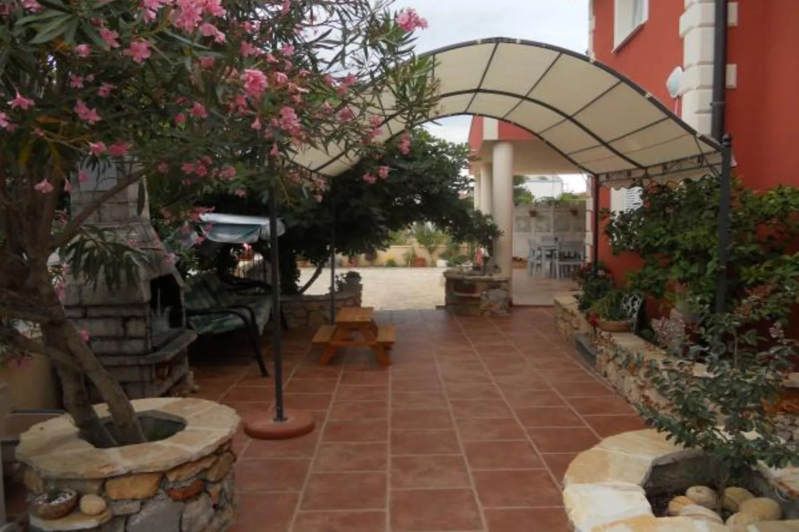 Apartments Dea & Paula - Standard Two Bedroom Apartment with Terrace-Buitenlucht