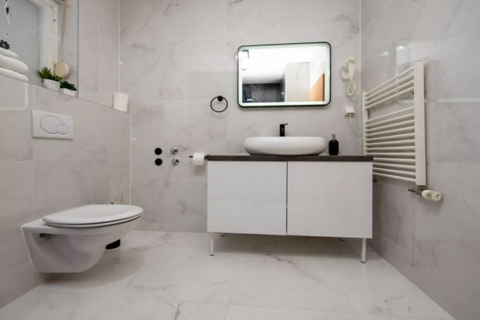 Villa Tomi - Standard One Bedroom Apartment (8)-Badkamer