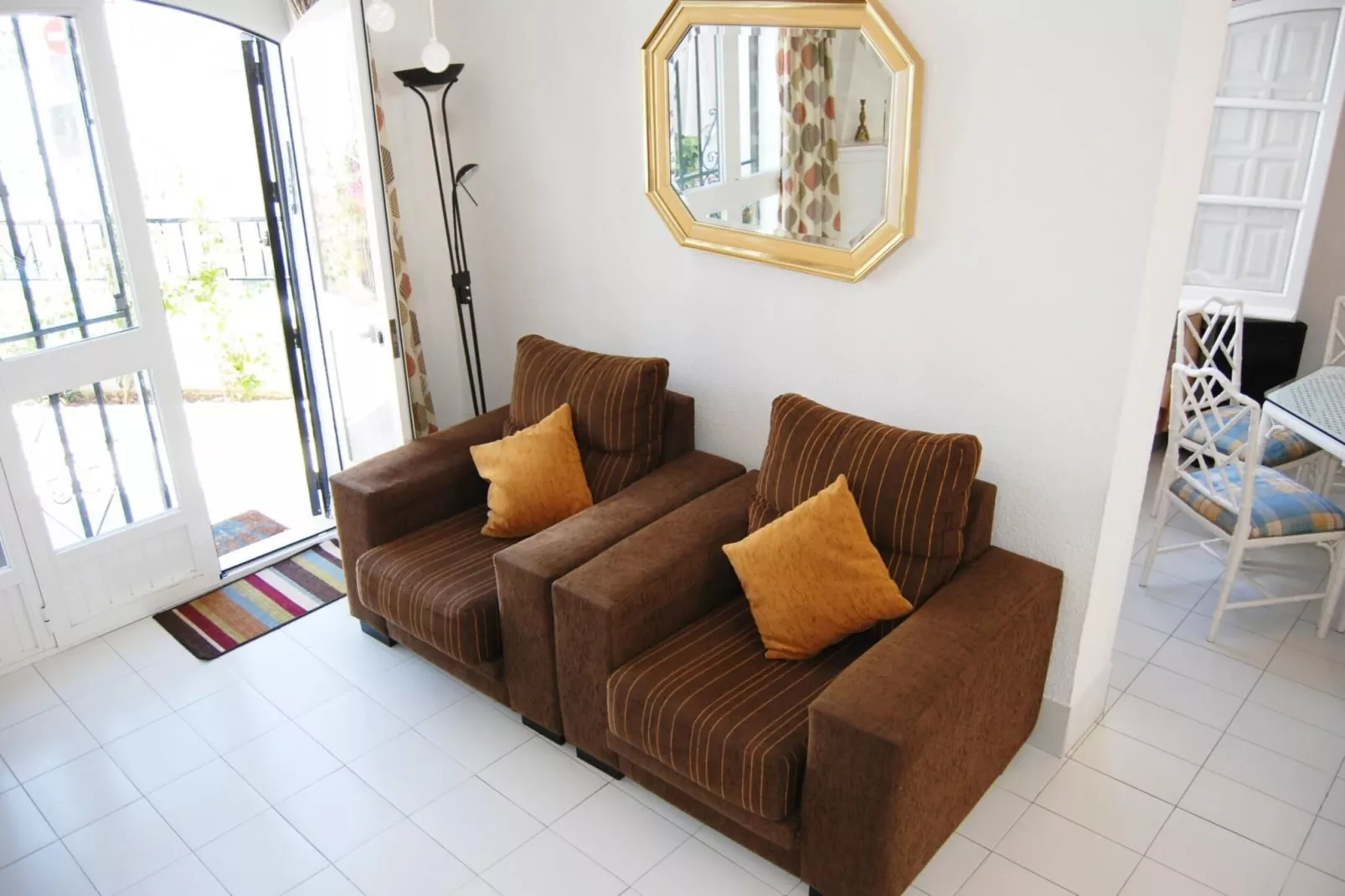Los Pinos 25 Villas by Casasol-Woonkamer