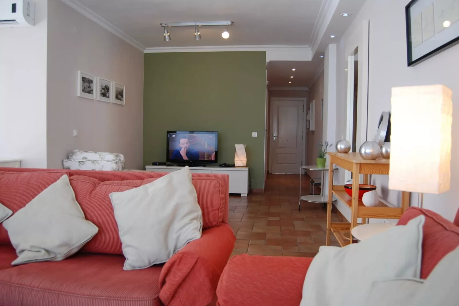 Carabeo 24 Apartment by Casasol-Woonkamer