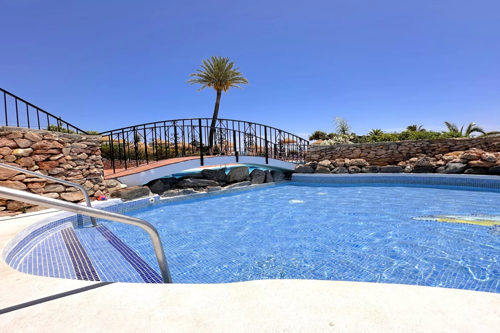 Los Naranjos 11B Capistrano Village by Casasol-Zwembad