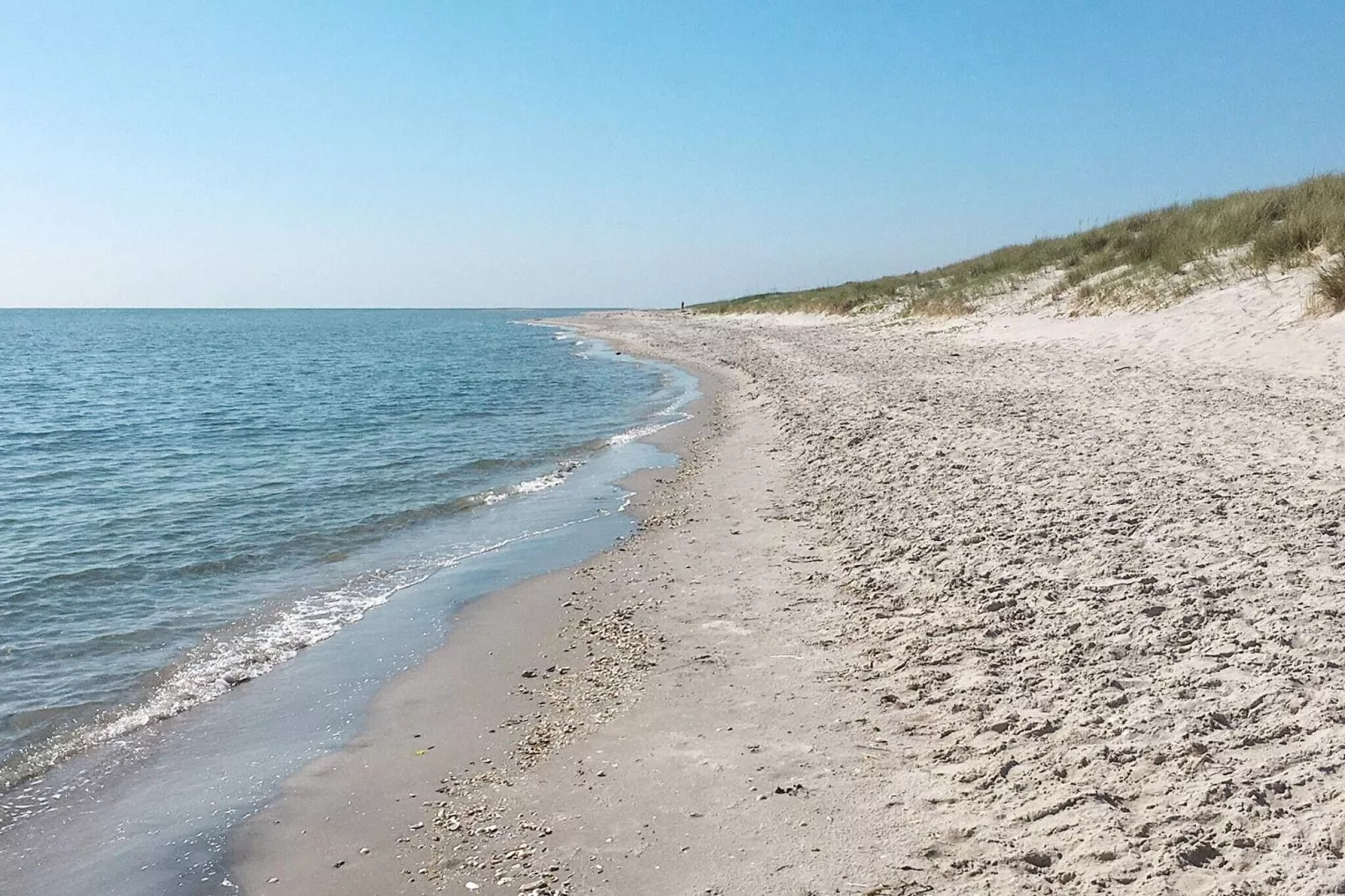 Lichte kustschuilplaats in LyngsAY-By Traum-Waterzicht