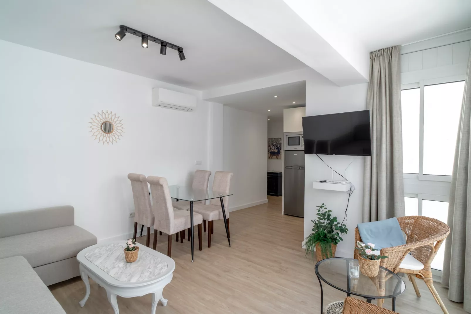 Gaviota 3º3 Central Living by Casasol-Eetkamer