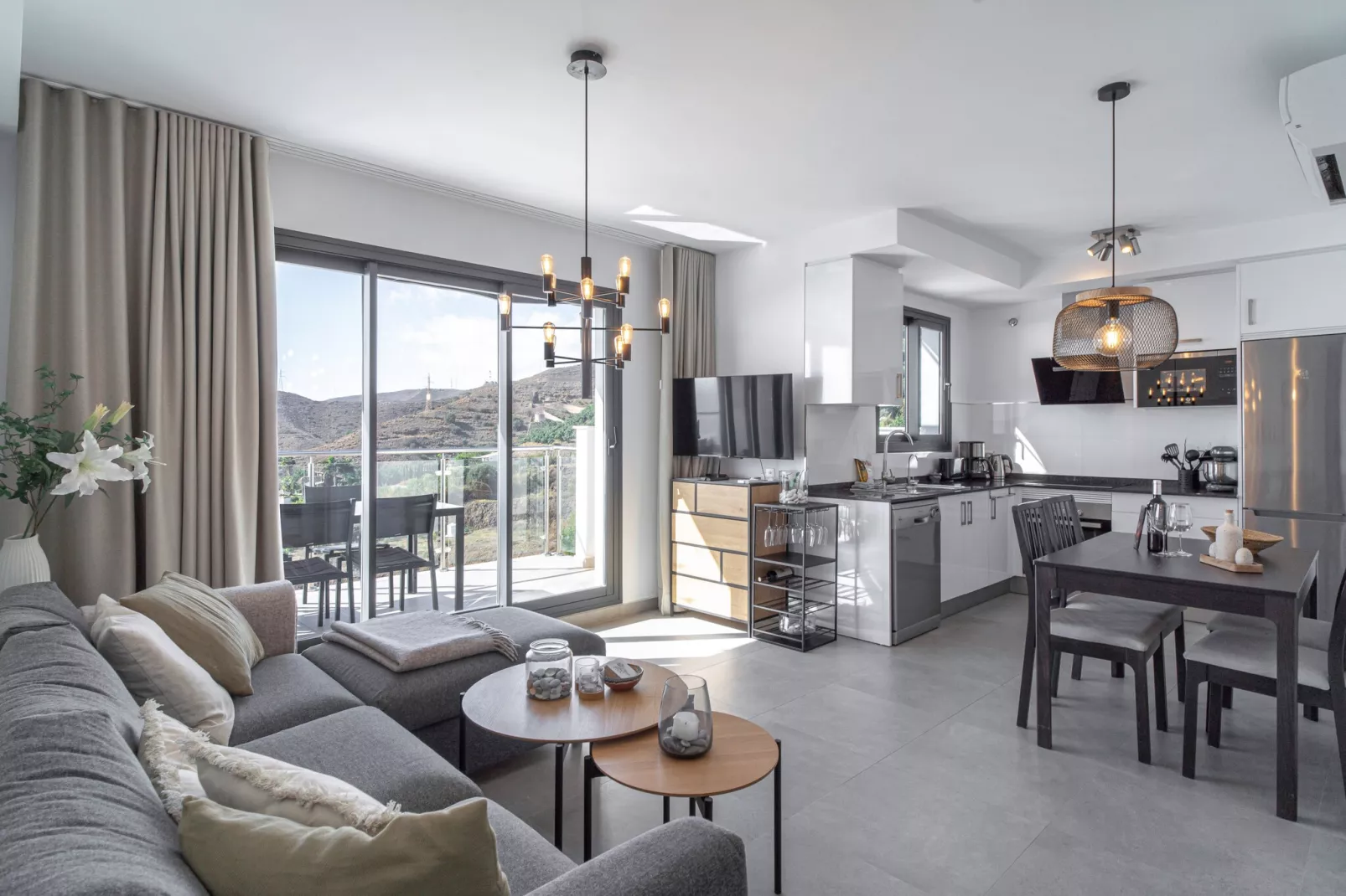 Penthouse Balcon del Mar Deluxe 1 by Casasol-Woonkamer