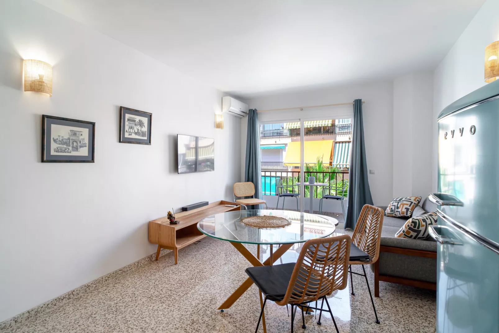 Albaida Seaview by Casasol-Woonkamer