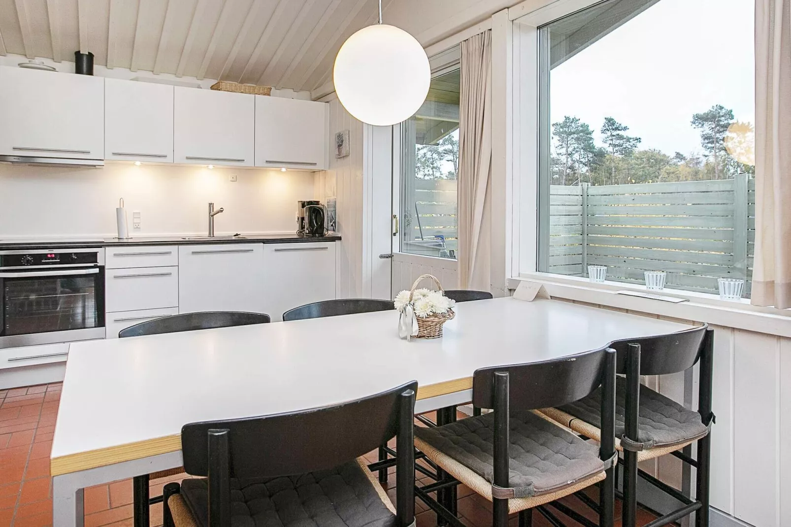 3 room,w/partially seaview-Binnen