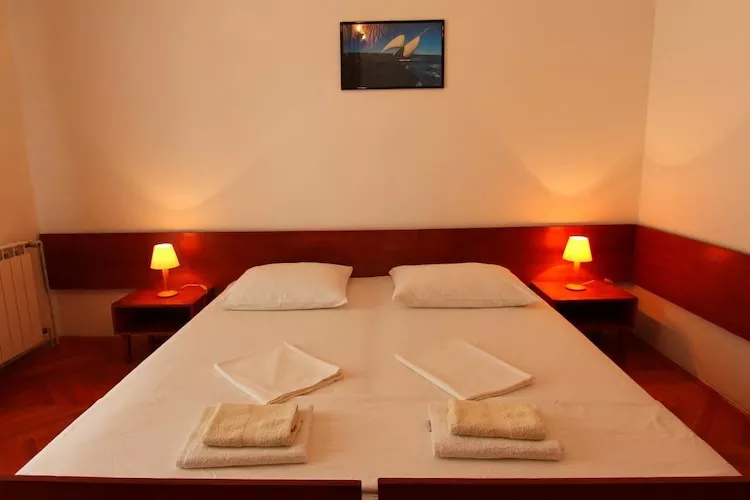 Guest House Zec - Studio with Terrace (3 Adults)-Slaapkamer