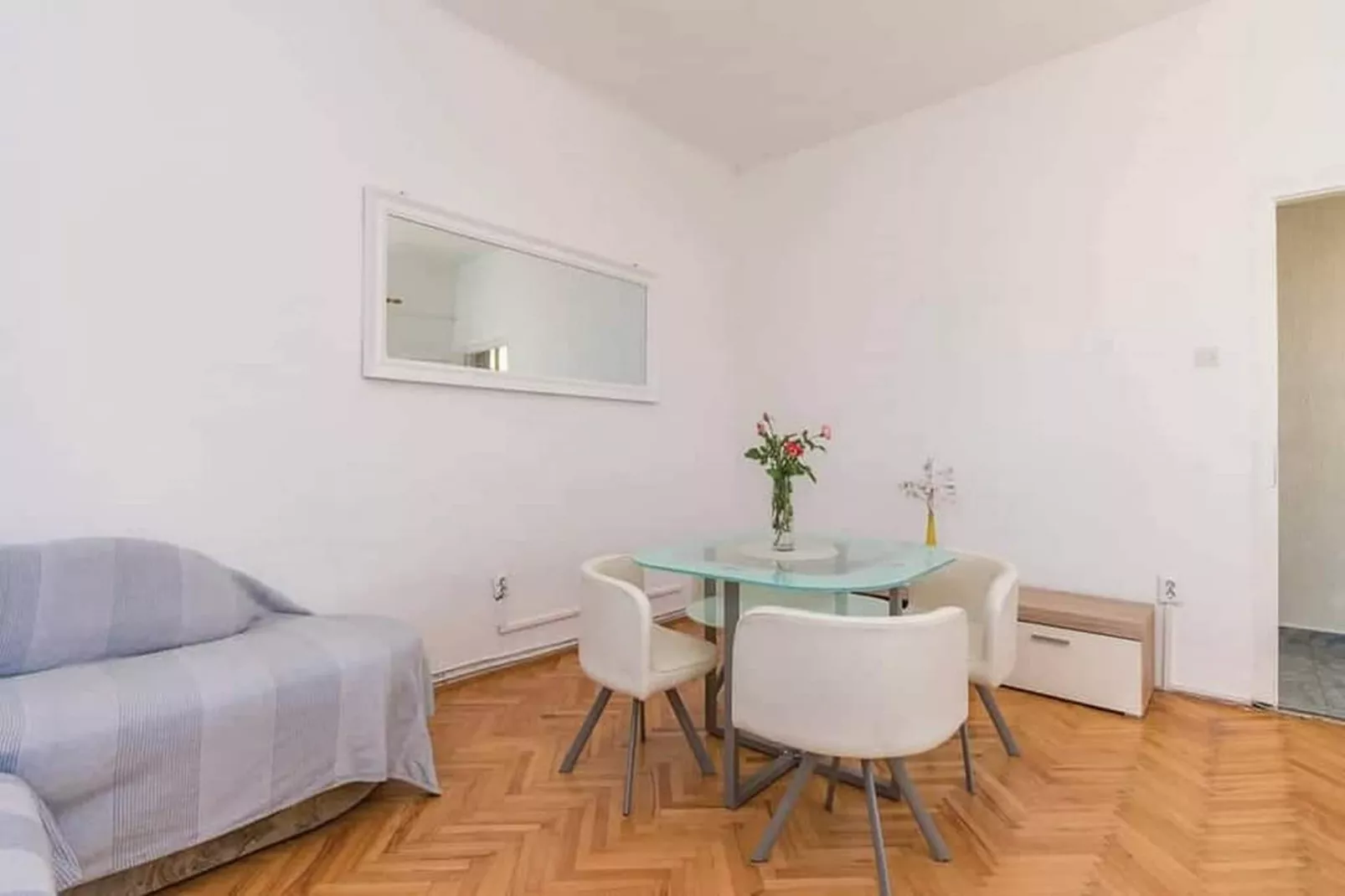 Apartment Marjan - One Bedroom Apartment with shared Terrace-Binnen