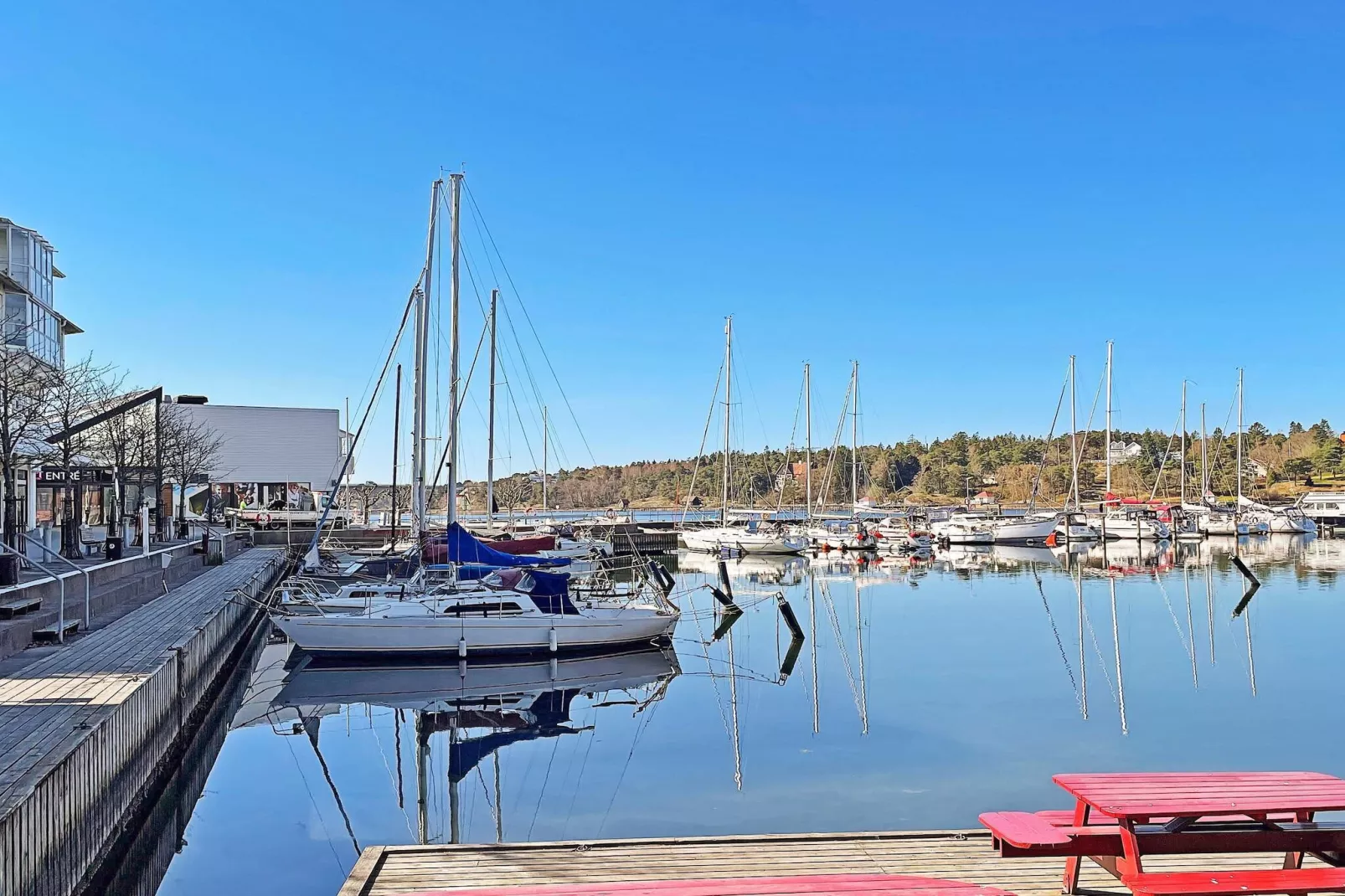 Rustige hut vlakbij het Furufjall-pad-Buitenlucht