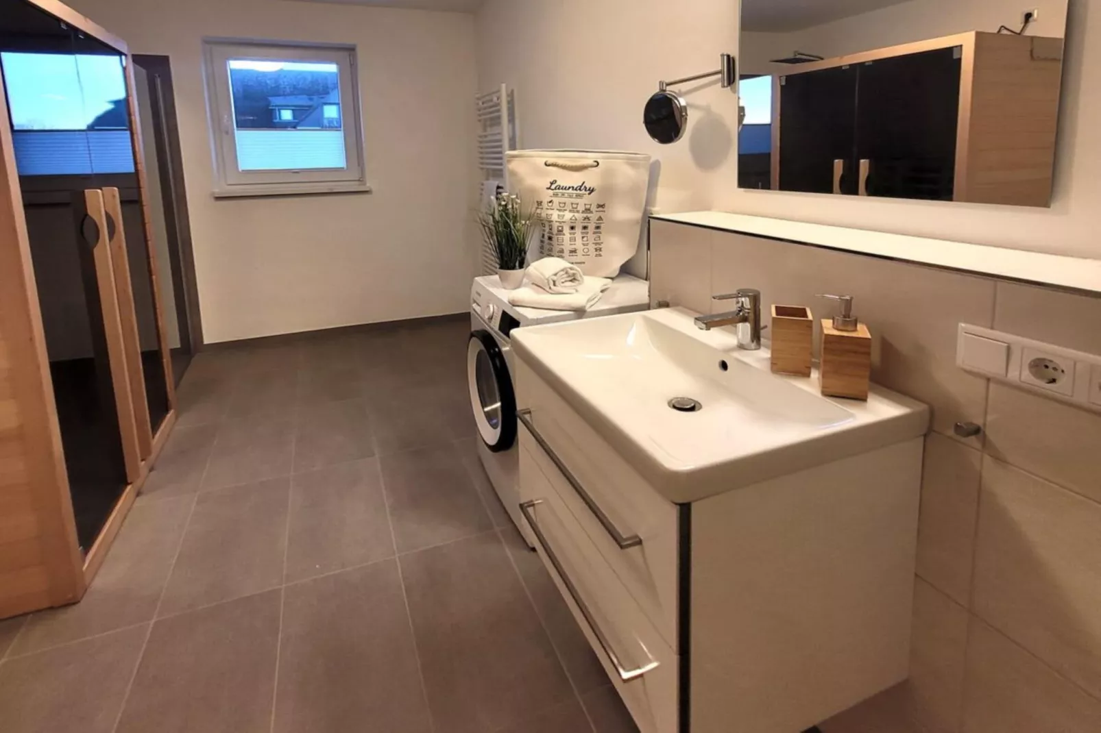 2 SZ Deluxe 6 P - Winterberg Appartement 21126-Badkamer