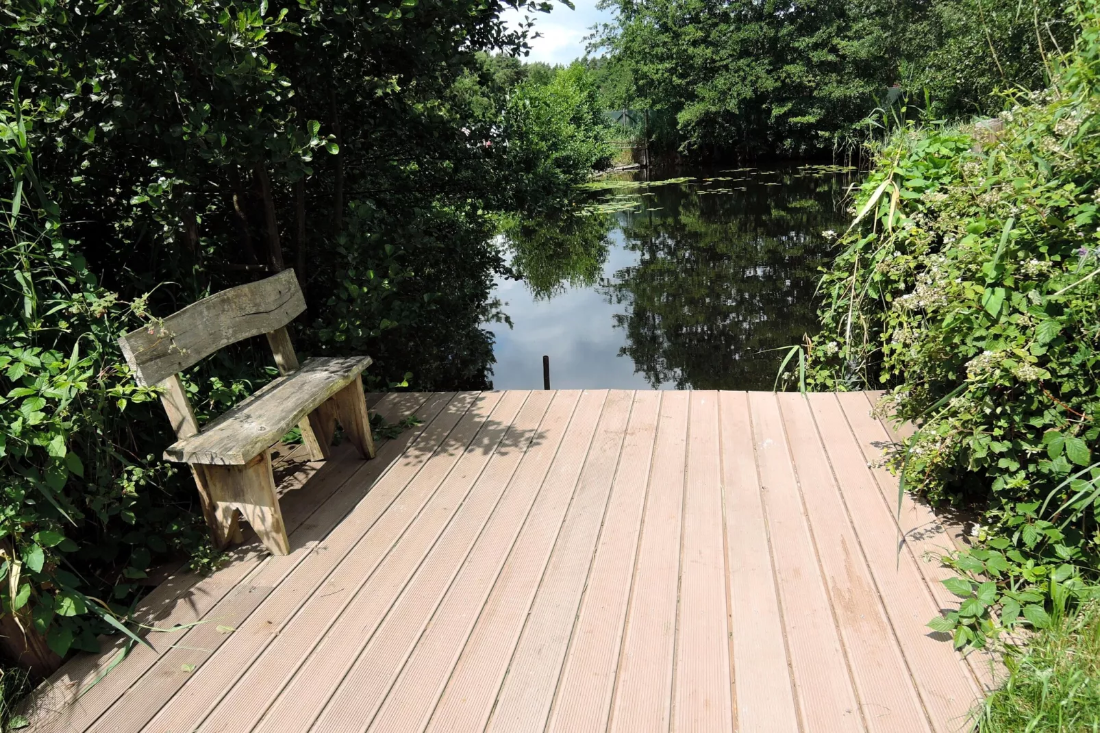 Pod świerkami pokój nr 6 dla 3 osób - Tuinen zomer