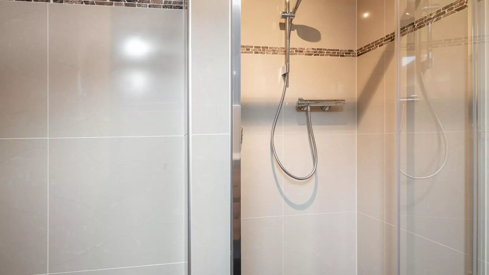 Appartement Dörler-Badkamer