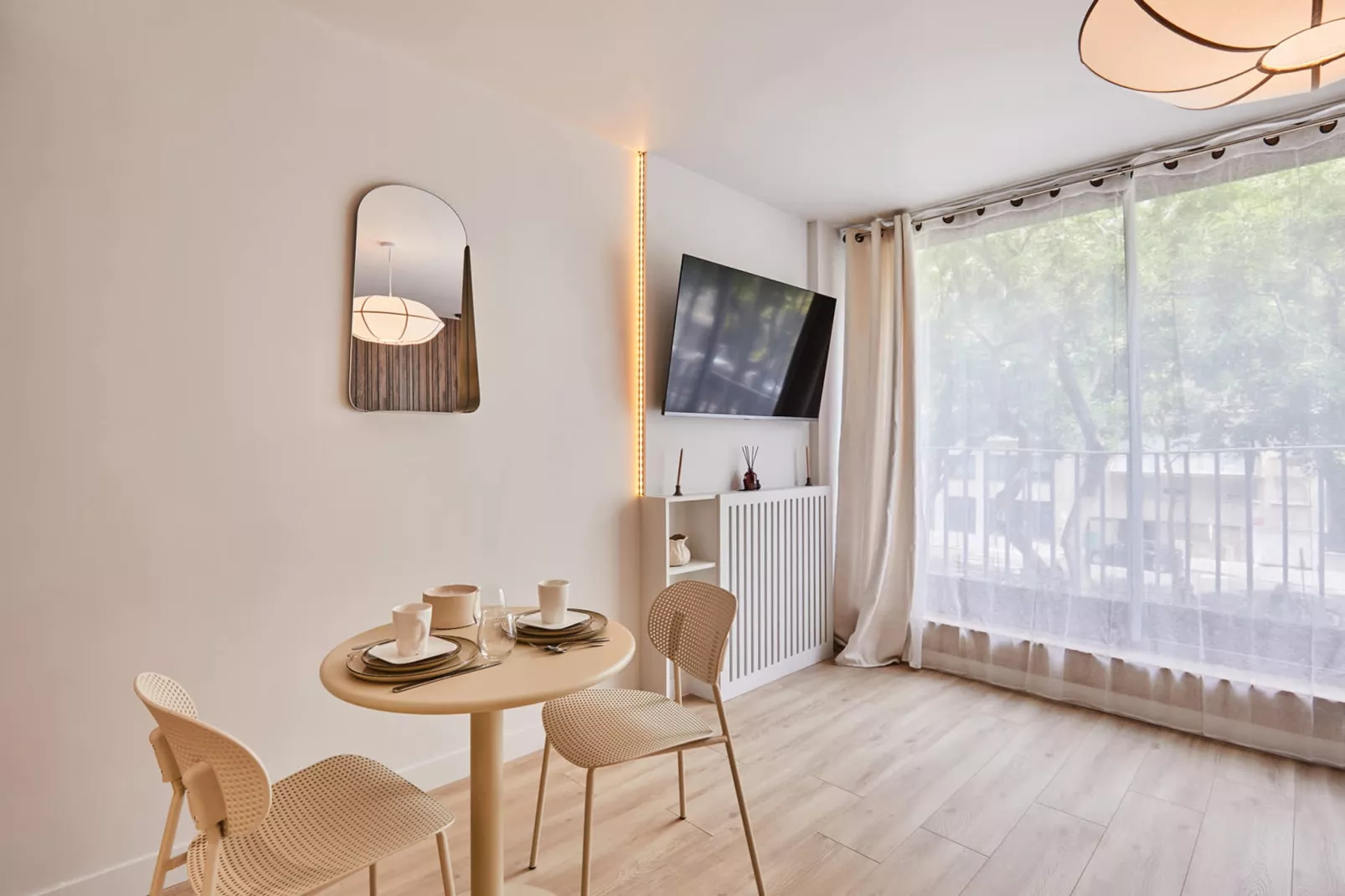 SUITE CHARONNE-Niet-getagd
