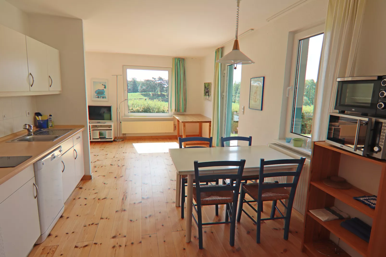 Ferienhäuser Inselblick / Ferienhaus 1 60 qm-Eetkamer