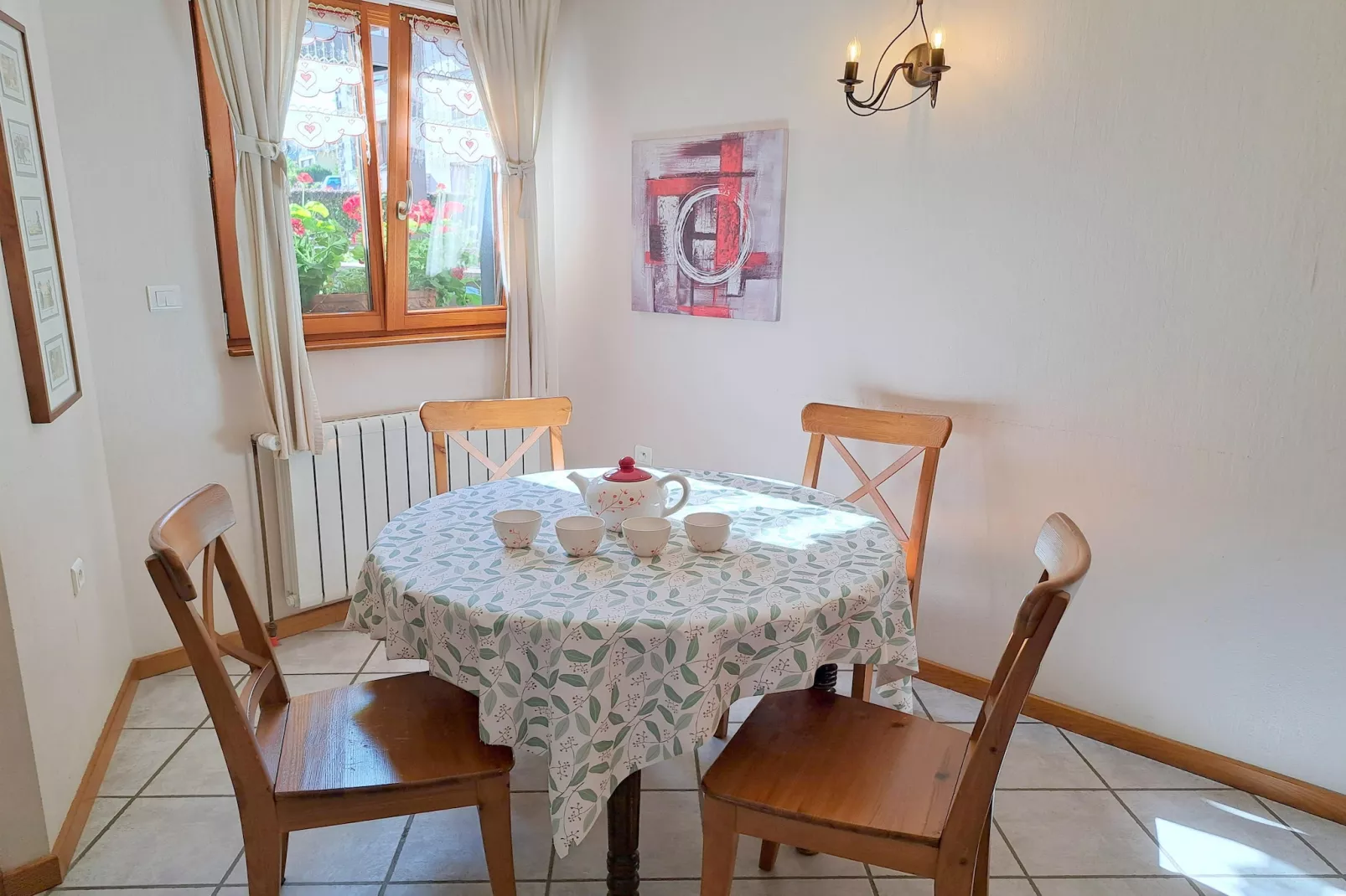 Semi-detached house Hinsbourg-Eetkamer