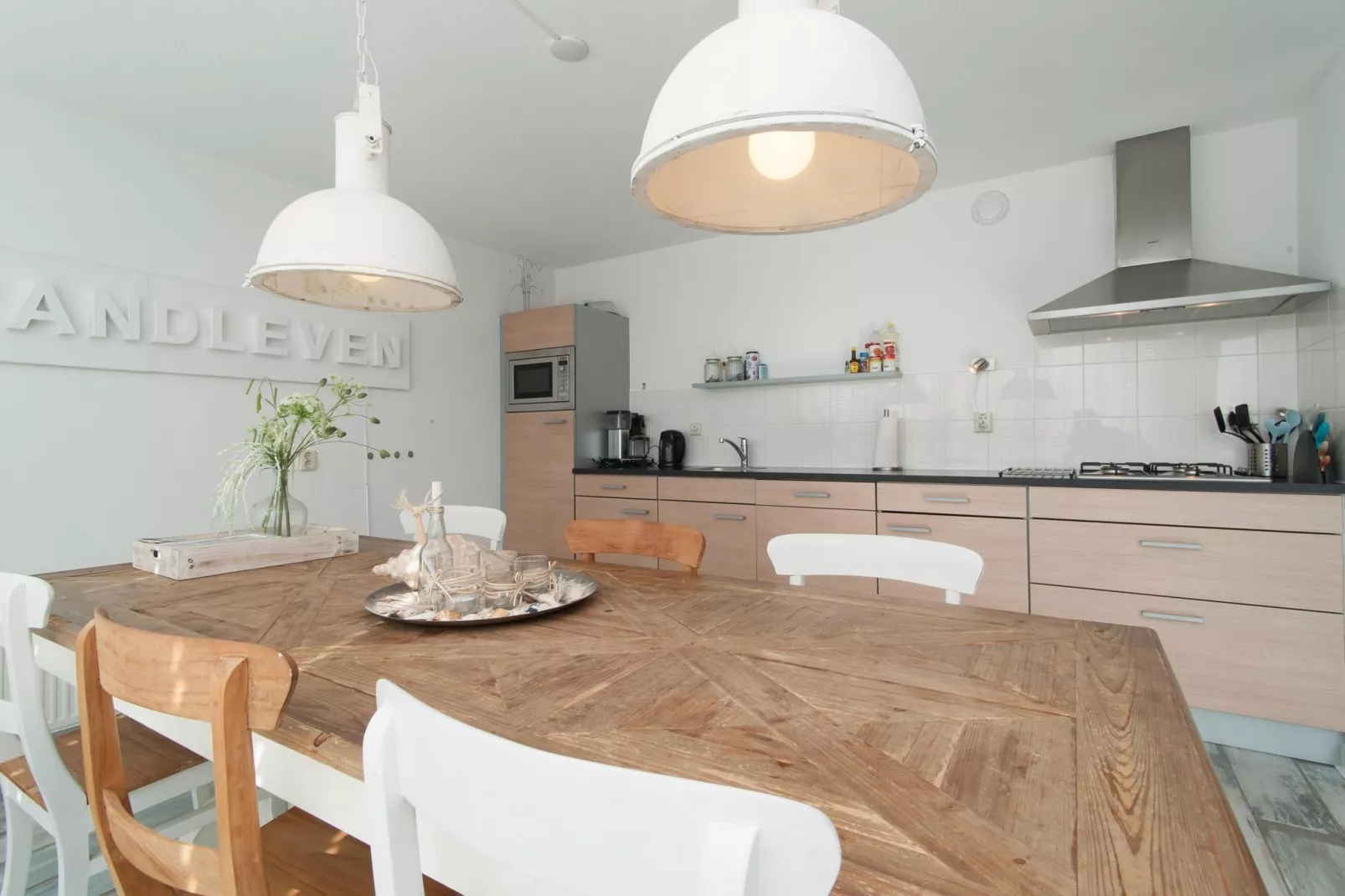 Strandleven 106-Eetkamer