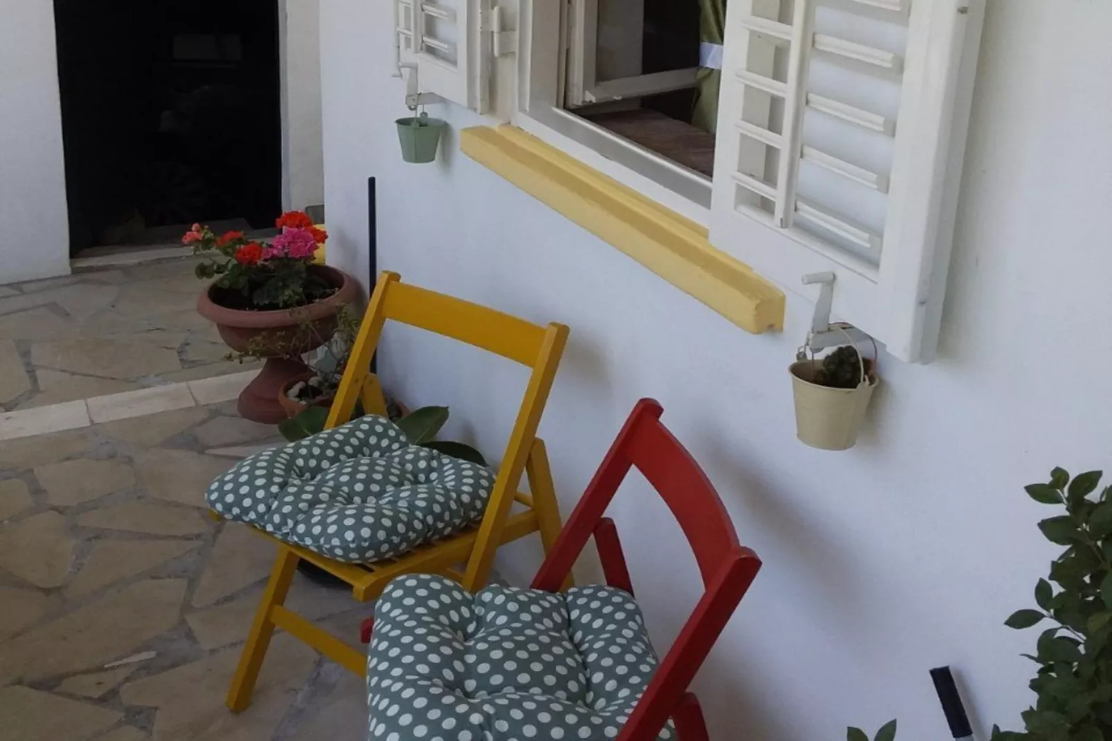 Apartment Mir - Studio Apartment with Garden View-Terrasbalkon